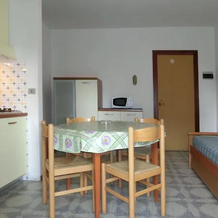 Michelangelo Sabbiadoro Apartament *